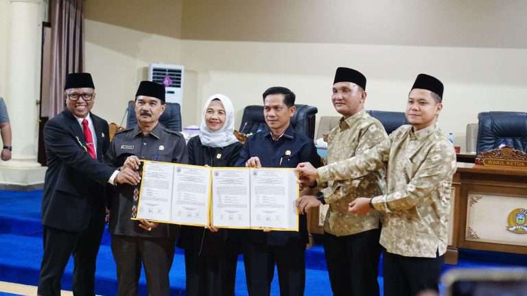 DPRD Gelar Paripurna Penetapan Bupati dan Wakil Bupati Sarolangun Terpilih Masa Jabatan 2025-2030
