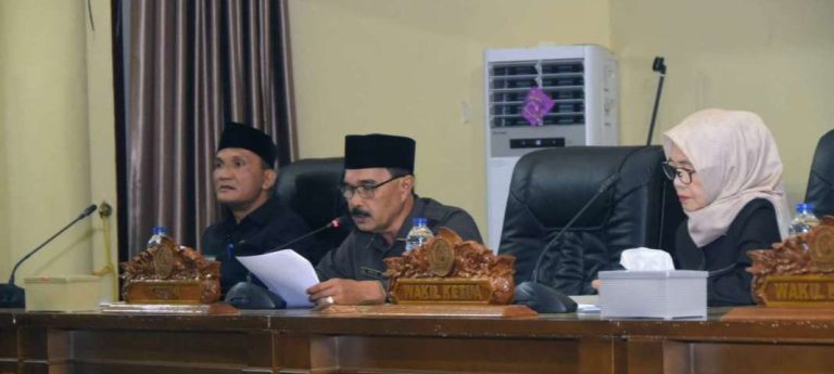 DPRD Sarolangun Gelar Paripurna Tingkat I Tahap II Penyampaian Pandangan Umum Fraksi