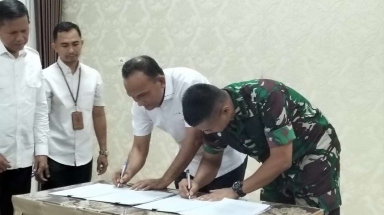 Bupati Sarolangun Teken MoU Karya Bakti TNI