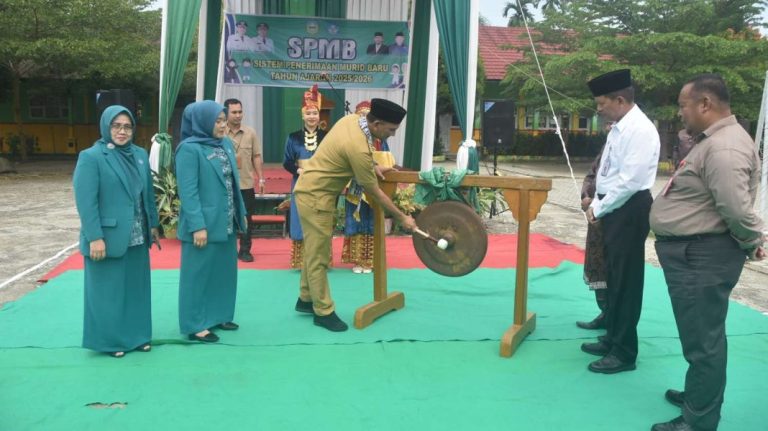 Bupati Hurmin Launching SMPB PAUD, SD, SMP Tahun 2025