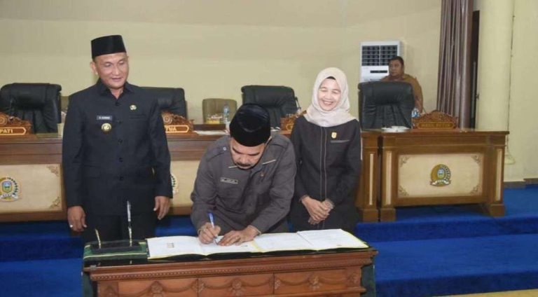 DPRD Sarolangun Setujui Ranperda Pertanggungjawaban APBD Tahun 2024