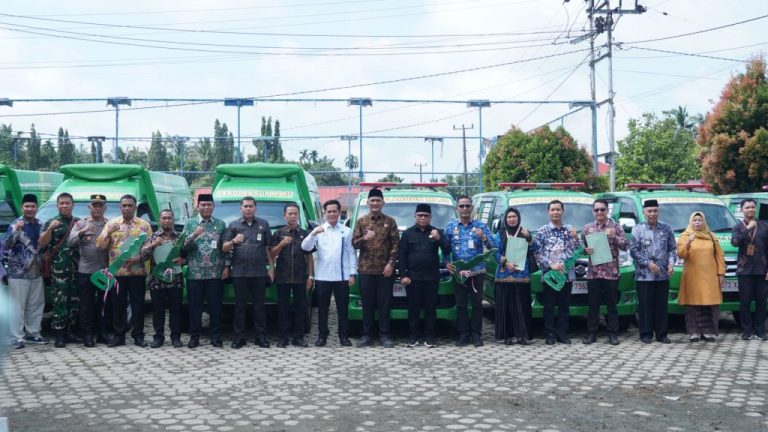 Maksimalkan Pelayanan Kesehatan, Bupati Hurmin Salurkan 7 Unit Mobil Operasional Program Dokter Maju