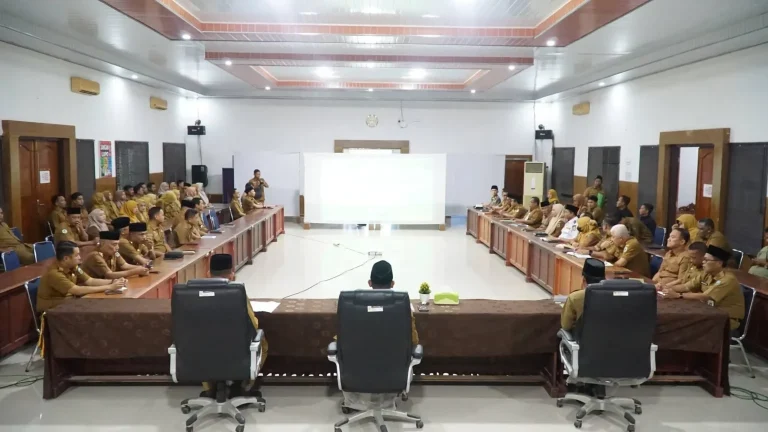 Minta Kerja Profesional, Bupati Hurmin : Kepala OPD Tidak Sanggup Silahkan Mundur